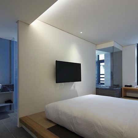 Water House Hotel Taipei Bagian luar foto