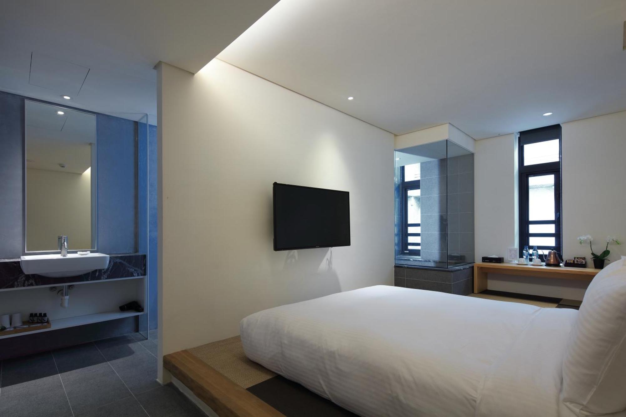 Water House Hotel Taipei Bagian luar foto