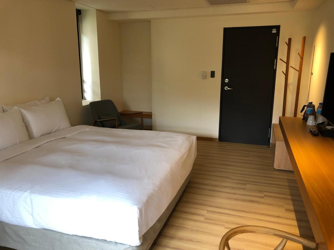 Water House Hotel Taipei Bagian luar foto