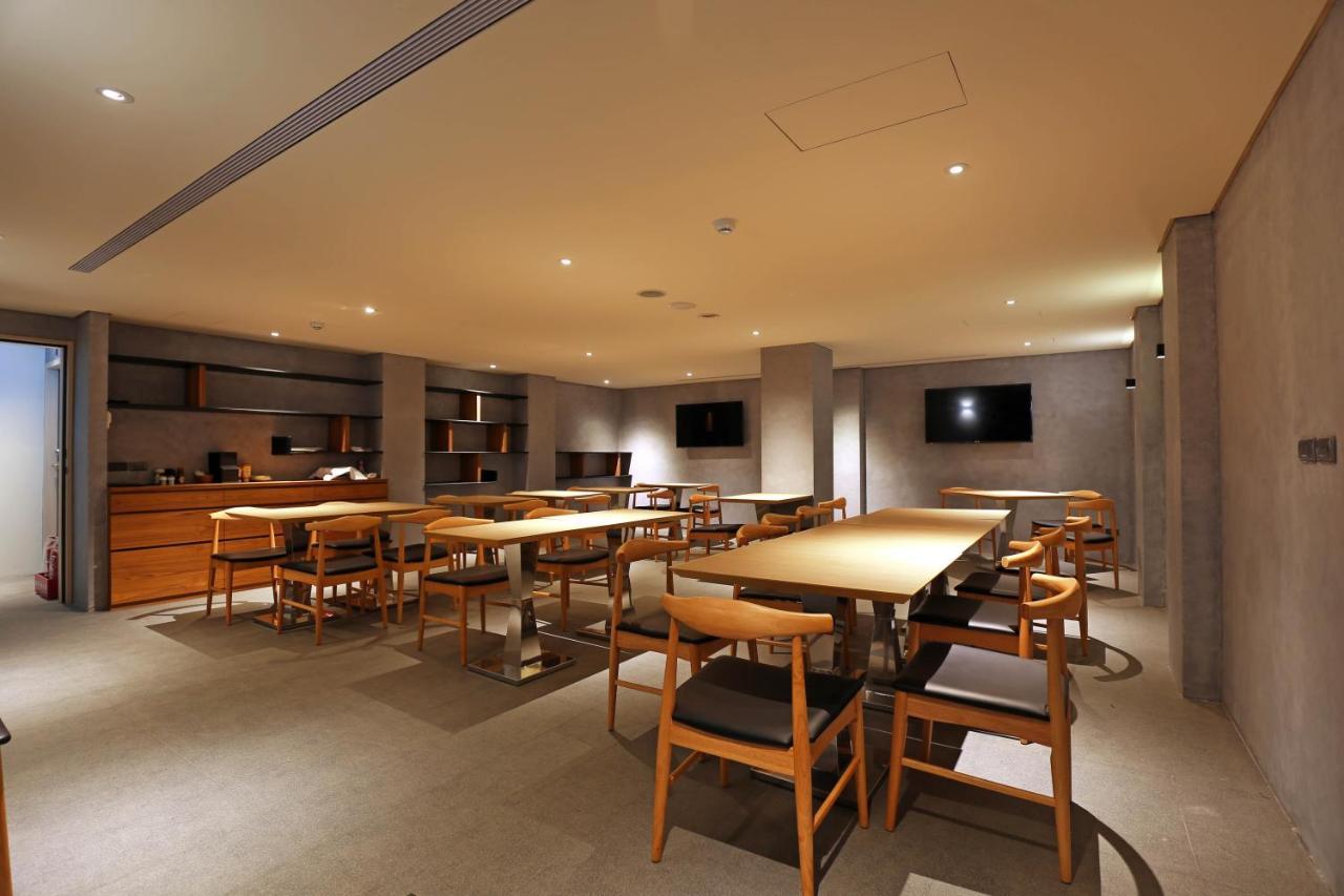 Water House Hotel Taipei Bagian luar foto