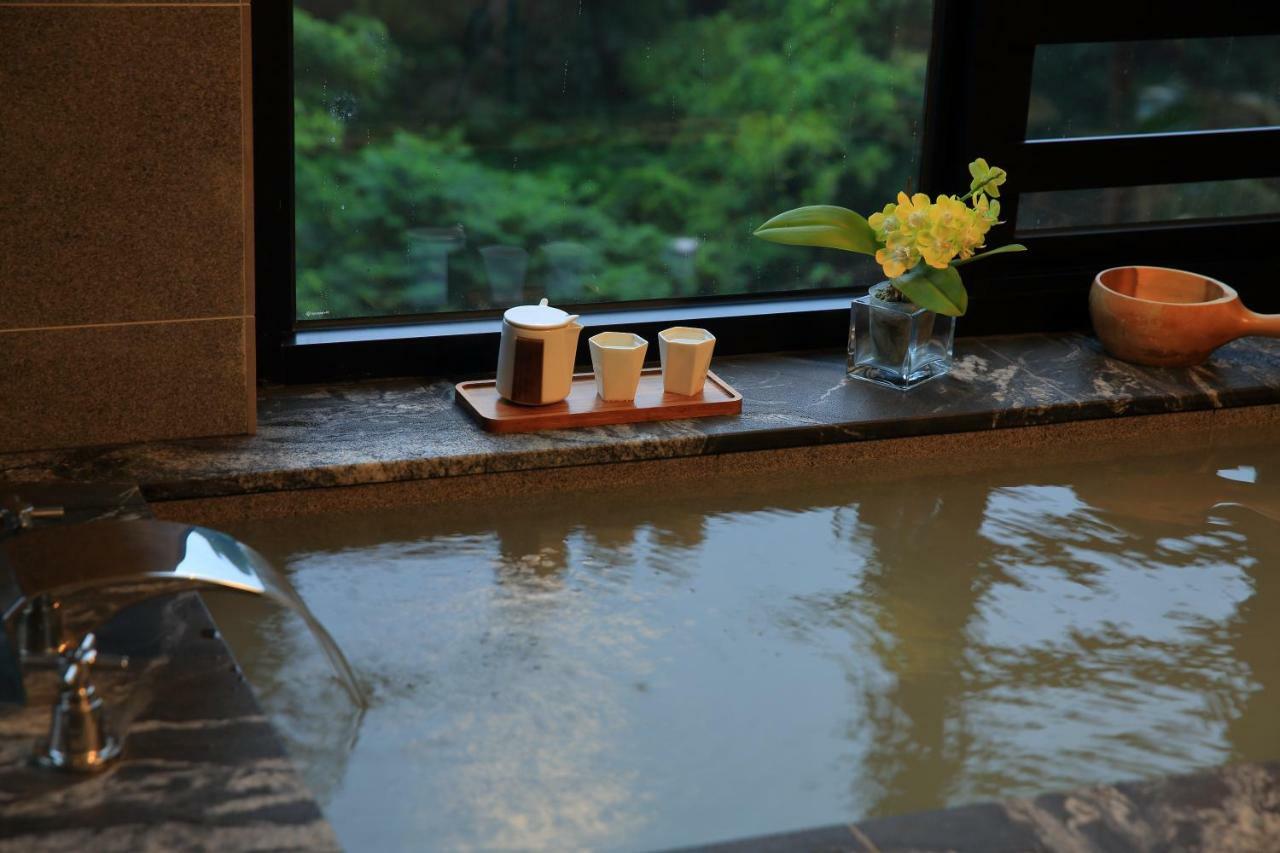 Water House Hotel Taipei Bagian luar foto