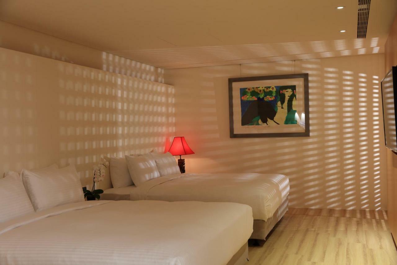 Water House Hotel Taipei Bagian luar foto