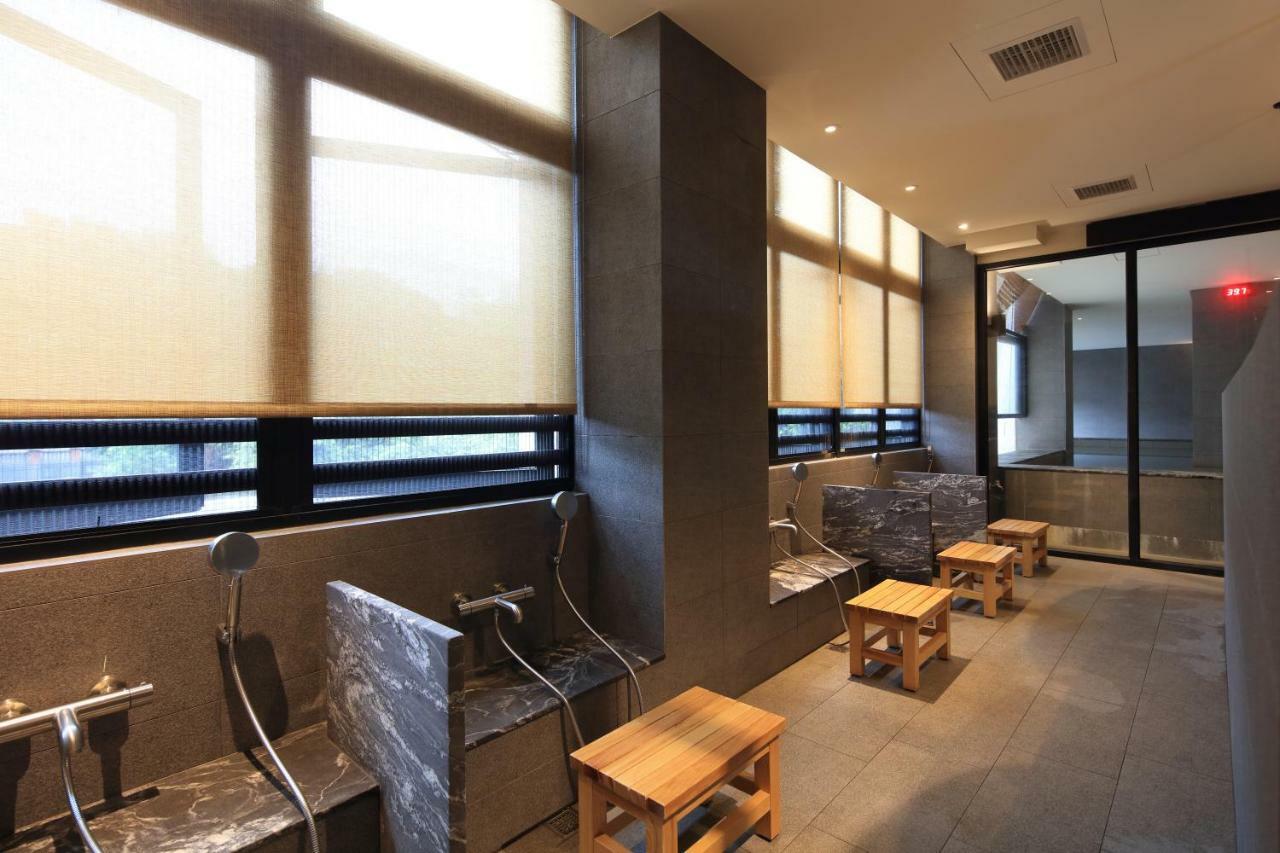 Water House Hotel Taipei Bagian luar foto