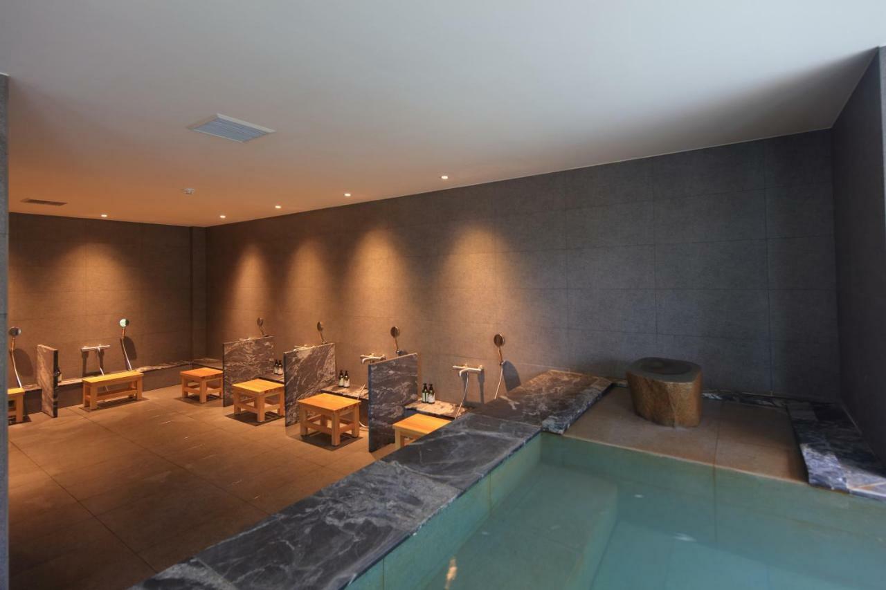 Water House Hotel Taipei Bagian luar foto