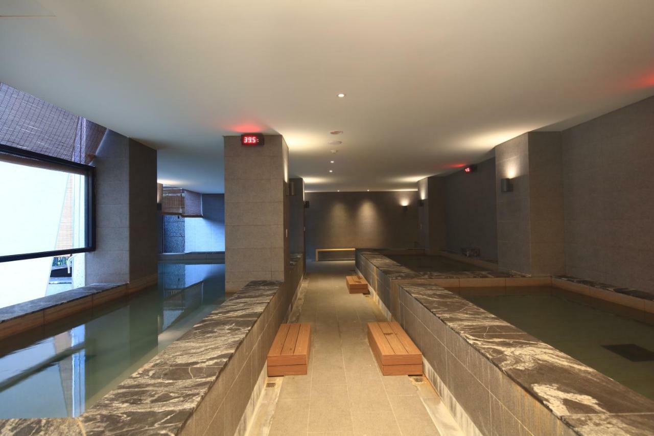 Water House Hotel Taipei Bagian luar foto